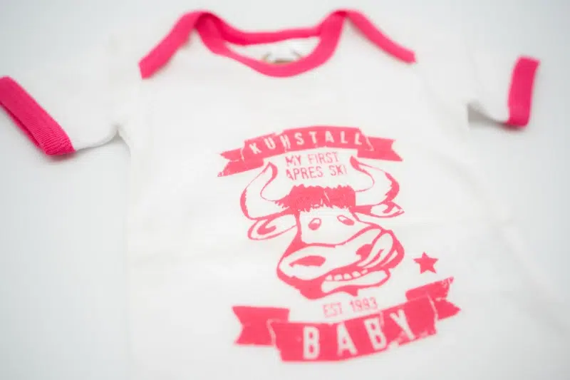kuhstall_ischgl_kinder_9_15283_Girls Baby Body 50 56 (3)